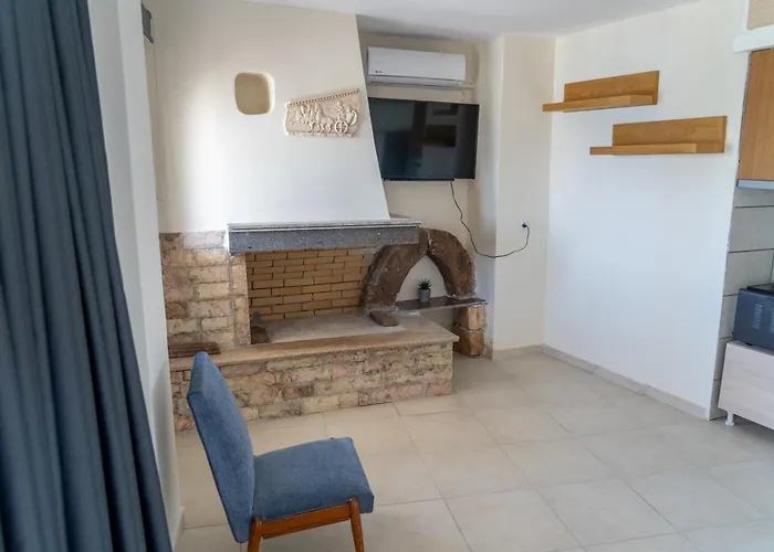 Prego Living Hotel Vathi (Methana)